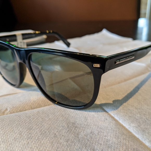 Sunglasses - Picture 2 of 4